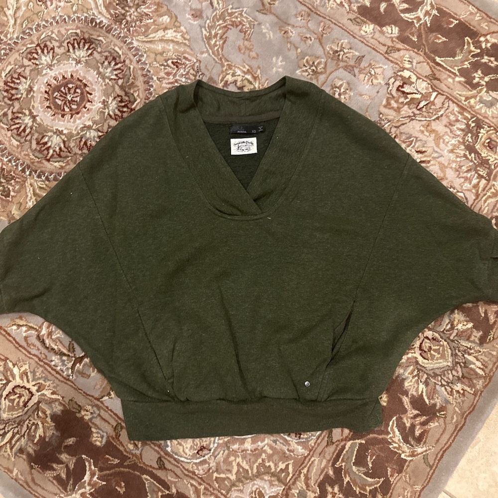 Cropped Prana dolman sweatshirt